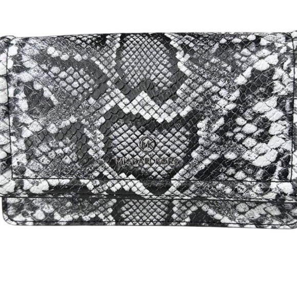 Michael Kors Handbags - Mk crossbody